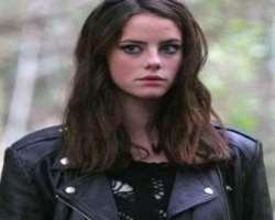 The actress rose to fame at a very young age, she The actress rose to fame at a very young age, she was only 14 years old when she worked as the lead actress for teen drama 'Skins'. She played Effy St